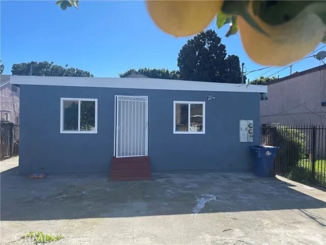 901 E 42nd, Los Angeles, CA 90011 - photo 1