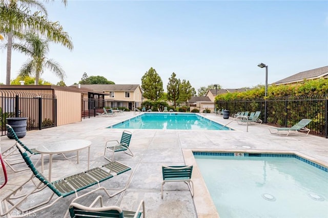 3021 S Sycamore St Unit D, Santa Ana, CA 92707 - community pool with a patio area