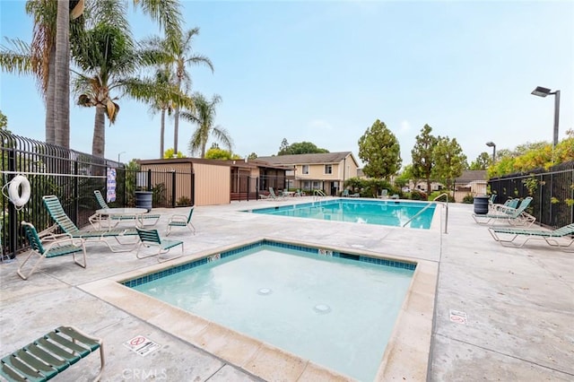 3021 S Sycamore St Unit D, Santa Ana, CA 92707 - community pool with a patio area