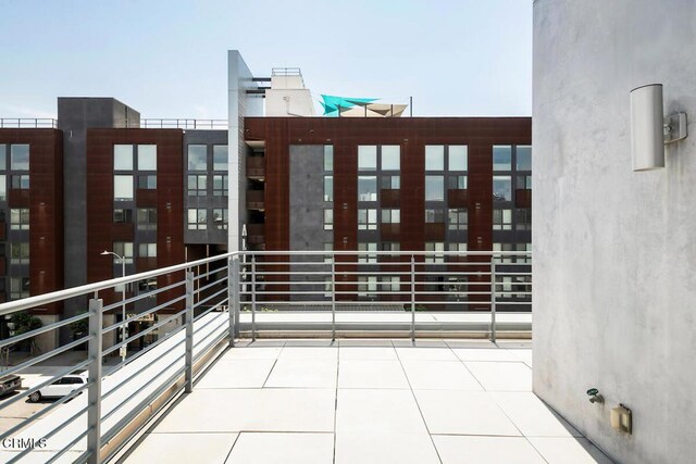 940 E 2nd St Unit 37, Los Angeles, CA 90012 - view of balcony