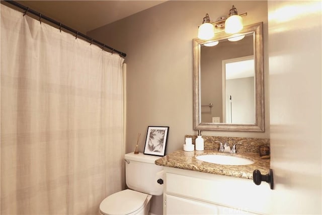 430 N Holliston Ave Unit 210, Pasadena, CA 91106 - full bathroom with vanity, toilet, and a shower with curtain
