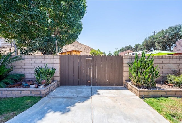 1390 Corona Ave, Norco, CA 92860 - view of gate