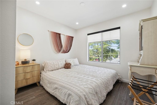28034 Parkridge Ln, Canyon Country, CA 91387 - bedroom featuring dark wood-style floors and recessed lighting