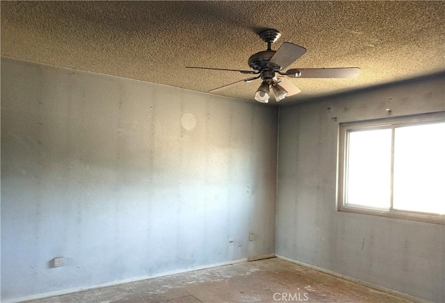 12077 Swegles Ln, Moreno Valley, CA 92557 - unfurnished room with ceiling fan
