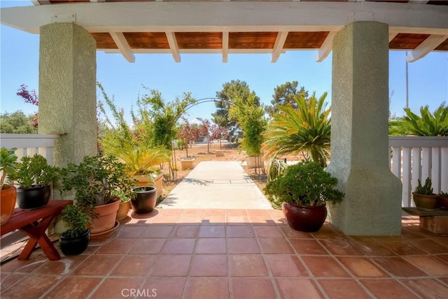 8140 Del Ct, Phelan, CA 92371 - view of patio / terrace