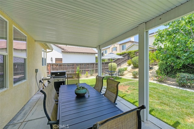 28978 Williston Ct, Temecula, CA 92591 - fenced backyard with outdoor dining space and a patio area