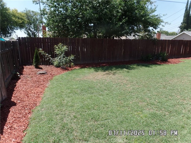 1676 Dumbarton Ave, San Bernardino, CA 92404 - view of fenced backyard