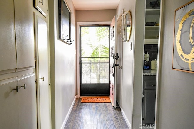 188 Temple Ave Unit 201, Long Beach, CA 90803 - entryway featuring dark wood finished floors and baseboards