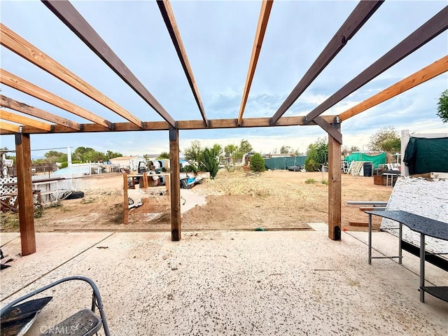 15994 Cactus St, Hesperia, CA 92345 - view of patio