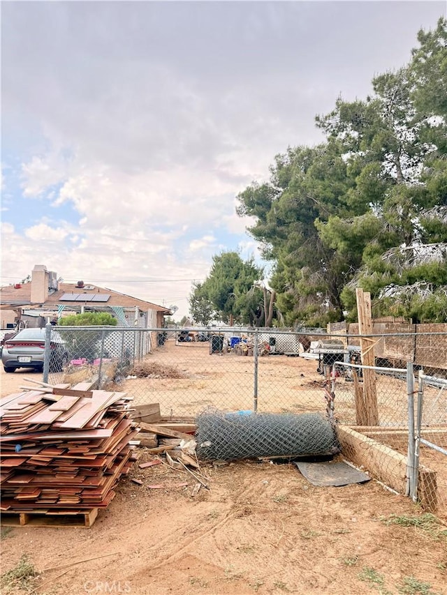 15994 Cactus St, Hesperia, CA 92345 - view of yard