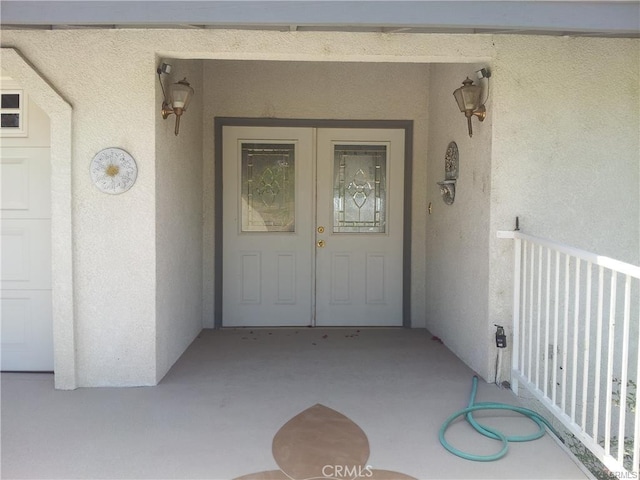 22600 Inspiration, Canyon Lake, CA 92587 - entrance to property with stucco siding