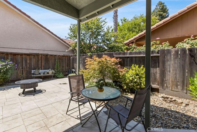3475 Paseo Verde Ave, Merced, CA 95348 - fenced backyard featuring a patio area