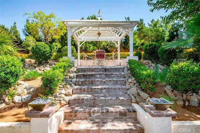 5618 Gardendale Ln, Palmdale, CA 93551 - view of yard featuring a pergola