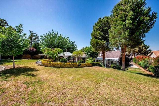 5618 Gardendale Ln, Palmdale, CA 93551 - view of green lawn