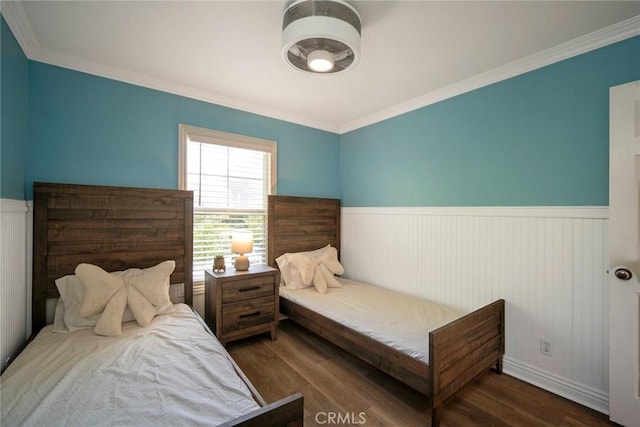 1 Evergreen Rd, Ladera Ranch, CA 92694 - bedroom featuring wood finished floors, wainscoting, and ornamental molding