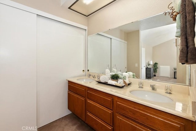 650 Bull Frog Cir, Walnut, CA 91789 - full bathroom with double vanity