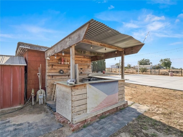 1654 W S Ave, Fresno, CA 93706 - view of patio with area for grilling