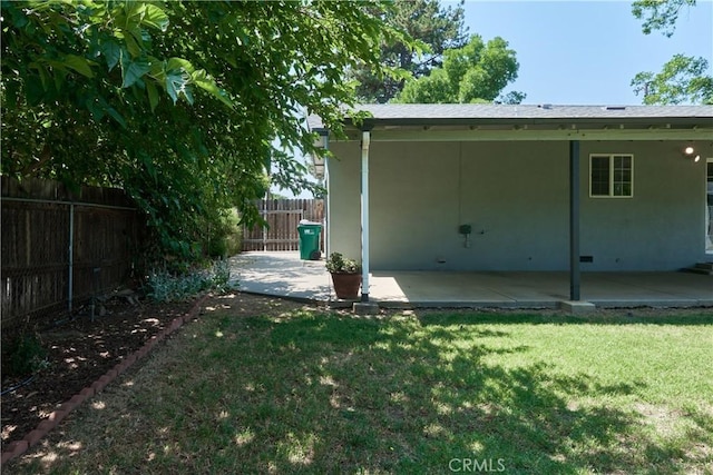 512 Maple St, Willows, CA 95988 - view of yard with a patio area