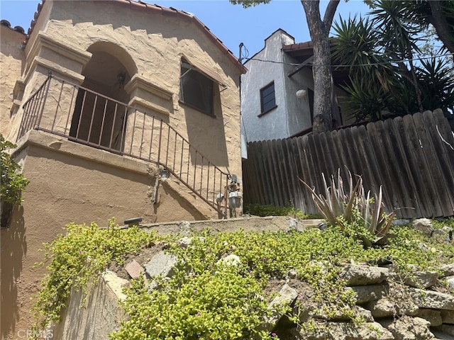 919 Dexter St, Los Angeles, CA 90042 - view of front of property featuring stucco siding
