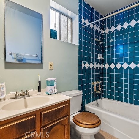 919 Dexter St, Los Angeles, CA 90042 - bathroom with vanity and bathing tub / shower combination