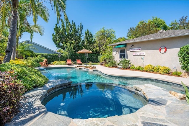 536 W Palm Dr, Arcadia, CA 91007 - view of pool with a pool with connected hot tub