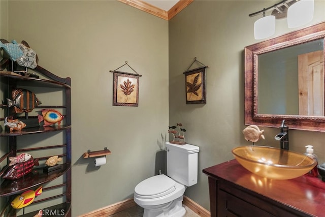 781 Brentwood Dr, Lake Arrowhead, CA 92352 - half bath with vanity and crown molding
