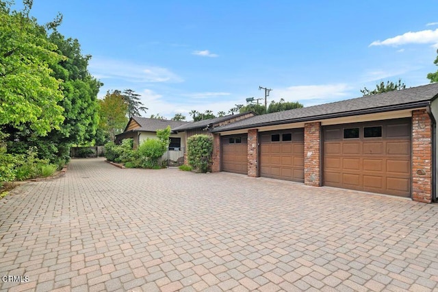 1139 Fairview Dr, La Canada Flintridge, CA 91011 - garage with decorative driveway