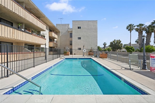 19029 Nordhoff St Unit 103, Northridge, CA 91324 - view of community pool
