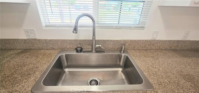 25687 Sandy Lodge Rd, Menifee, CA 92586 - kitchen view of a sink