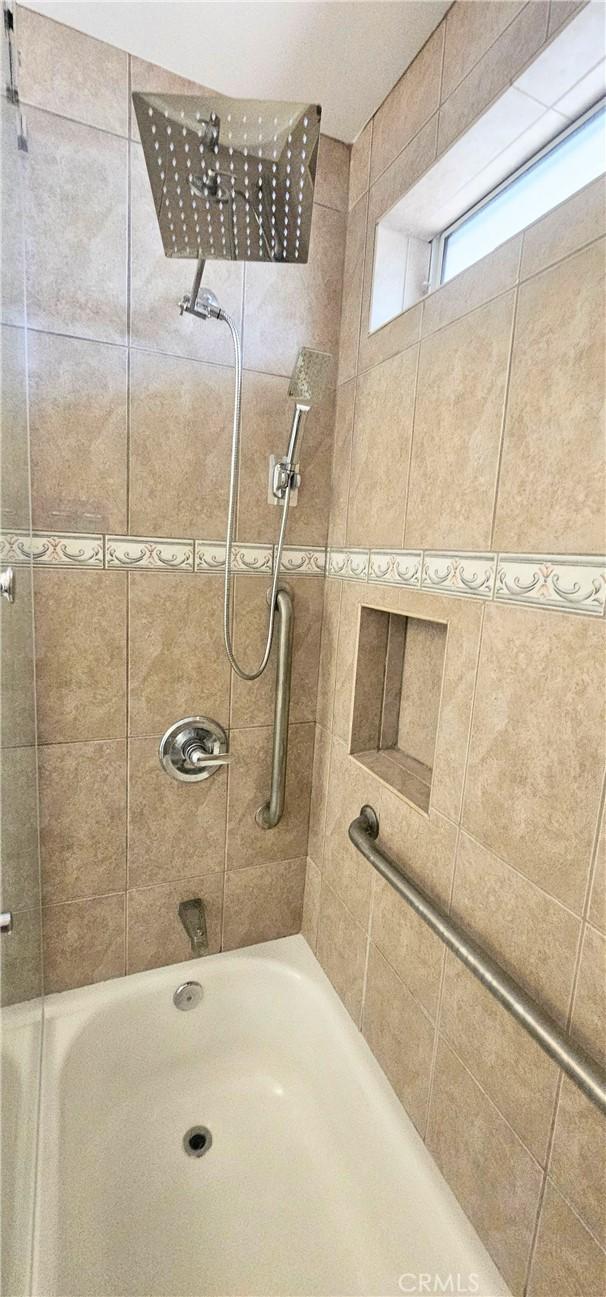 25687 Sandy Lodge Rd, Menifee, CA 92586 - full bath with  shower combination