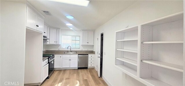 25687 Sandy Lodge Rd, Menifee, CA 92586 - kitchen with appliances with stainless steel finishes, a sink, white cabinets, under cabinet range hood, and recessed lighting