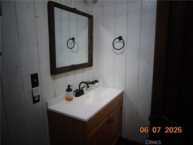 635 5th St, Willows, CA 95988 - bathroom featuring vanity