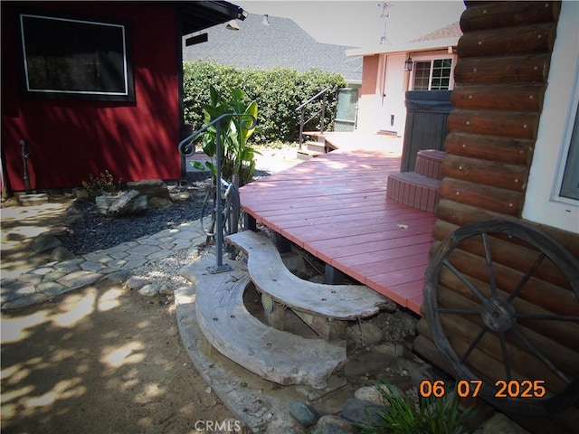 635 5th St, Willows, CA 95988 - view of wooden deck