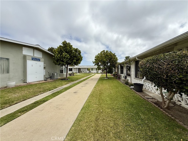 1533 Merion Way Unit 26K, Seal Beach, CA 90740 - view of green lawn