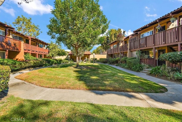 1000 W Macarthur Blvd Unit 44, Santa Ana, CA 92707 - view of property's community with a yard and a residential view