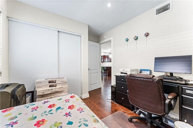 3372 Buckingham Rd, Chino Hills, CA 91709 - bedroom featuring dark wood-style flooring, a closet, and a desk
