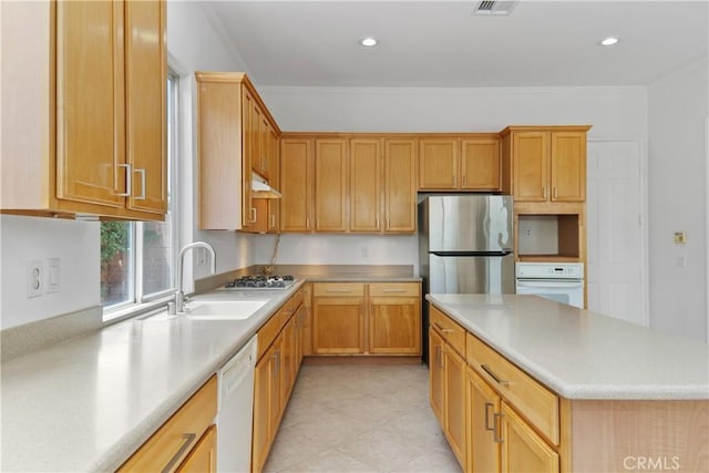 69635 Valle De Costa, Cathedral City, CA 92234 - kitchen with a sink, white appliances, light countertops, and recessed lighting