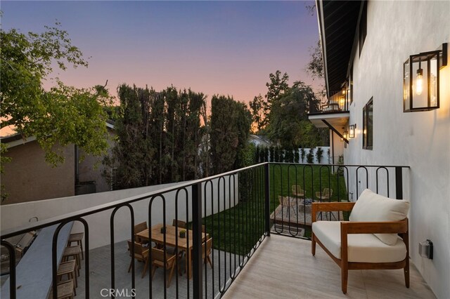 721 Wilson Ct, Burbank, CA 91501 - view of balcony