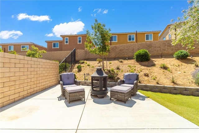 37436 Umbrella, Palmdale, CA 93551 - fenced backyard featuring a patio