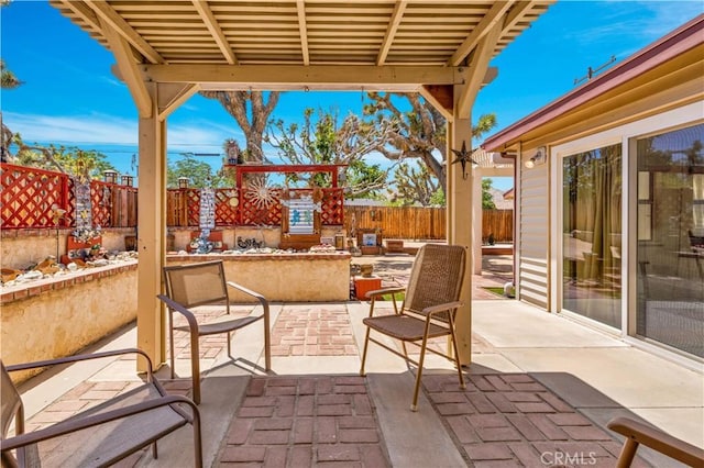 7608 Shawnee Trl, Yucca Valley, CA 92284 - fenced backyard with a patio area