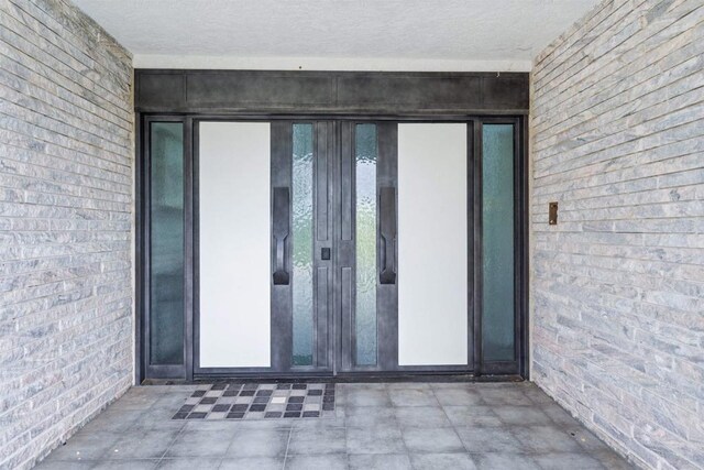 19 Gateview Dr, Fallbrook, CA 92028 - property entrance featuring brick siding