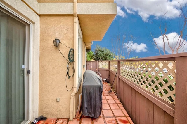 1251 Pepperwood Ct, Carson, CA 90746 - balcony featuring grilling area