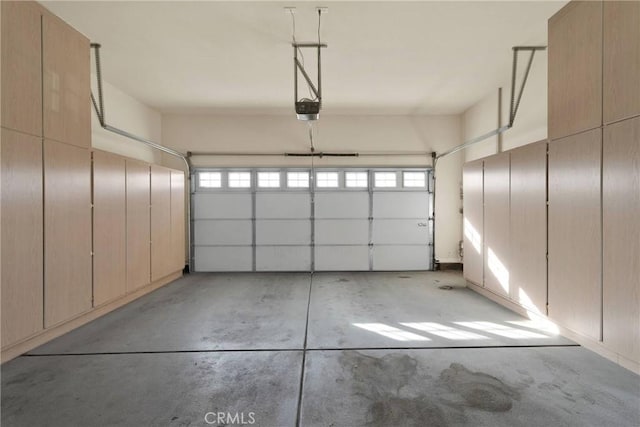 10479 Bridge Haven Rd, Apple Valley, CA 92308 - garage with a garage door opener