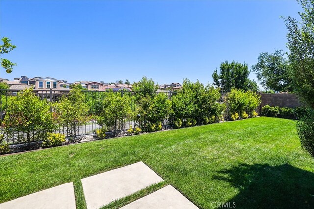 24 Granja Ct, Rancho Mission Viejo, CA 92694 - view of yard featuring a residential view