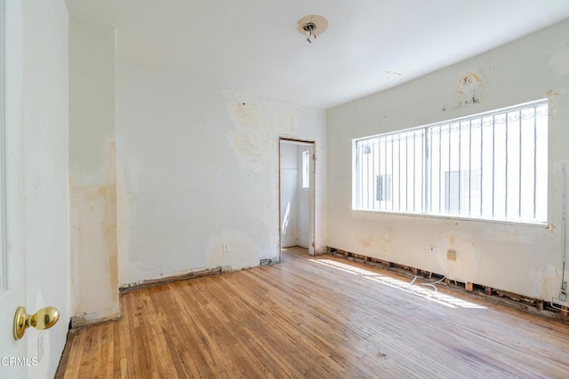 332 N St Louis St, Los Angeles, CA 90033 - empty room with hardwood / wood-style floors