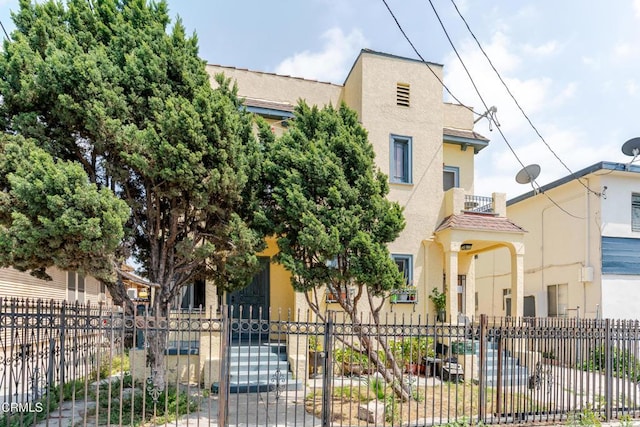 332 N St Louis St, Los Angeles, CA 90033 - view of front of home with stucco siding