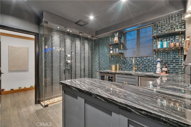 1812 Linda Vista Ave, Pasadena, CA 91103 - indoor wet bar featuring light wood-style flooring, baseboards, backsplash, wine cooler, and recessed lighting
