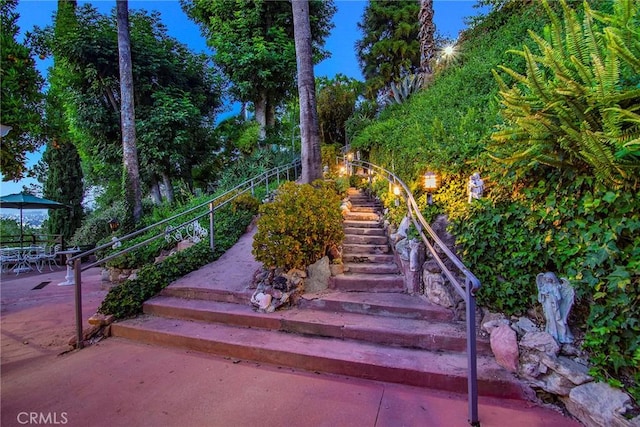 3935 Oakfield Dr, Sherman Oaks, CA 91423 - surrounding community featuring stairs and a patio