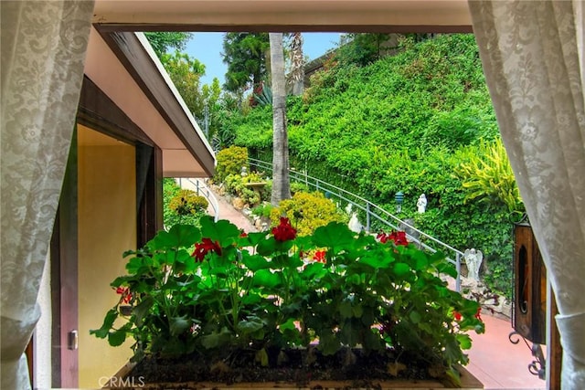 3935 Oakfield Dr, Sherman Oaks, CA 91423 - detailed view