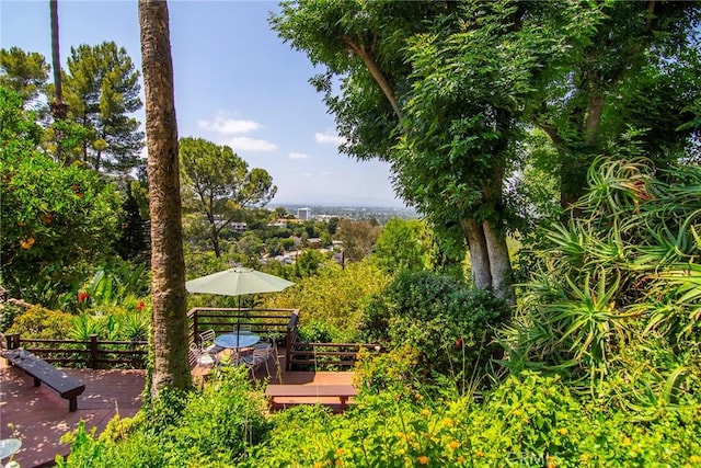 3935 Oakfield Dr, Sherman Oaks, CA 91423 - view of community with a wooden deck